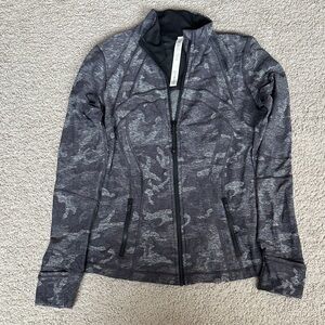 Lululemon- Women's Define Jacket- Incognito Camo Multi Grey Colorway- Size 8